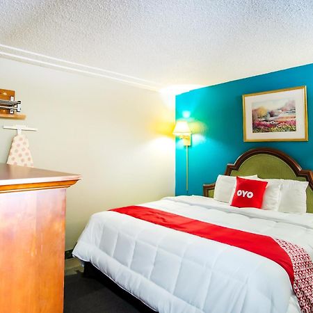 Oyo Hotel Hutchinson West 4Th Ave Εξωτερικό φωτογραφία