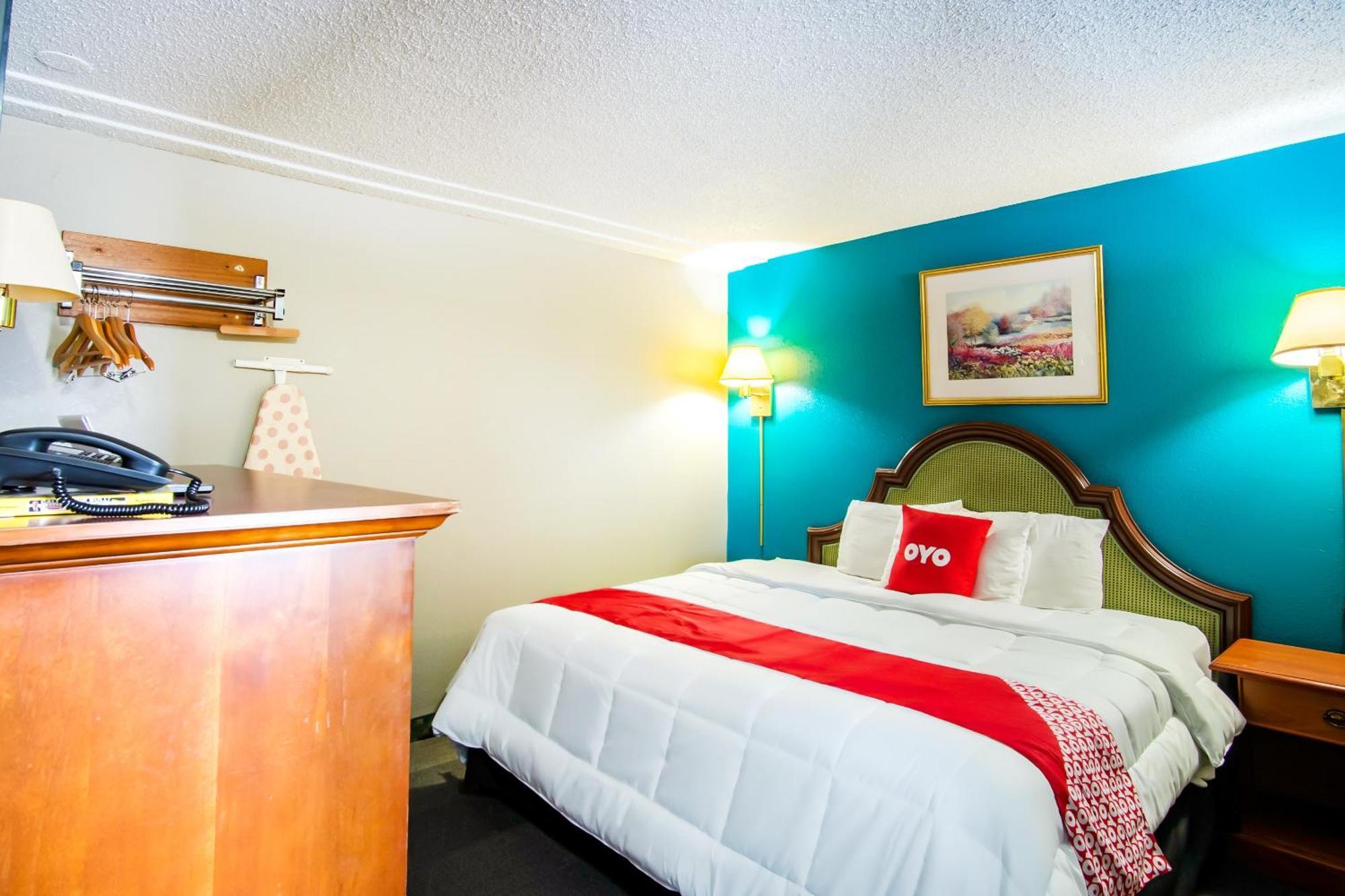 Oyo Hotel Hutchinson West 4Th Ave Εξωτερικό φωτογραφία