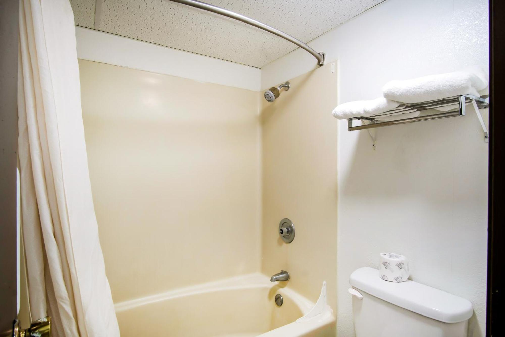 Oyo Hotel Hutchinson West 4Th Ave Εξωτερικό φωτογραφία