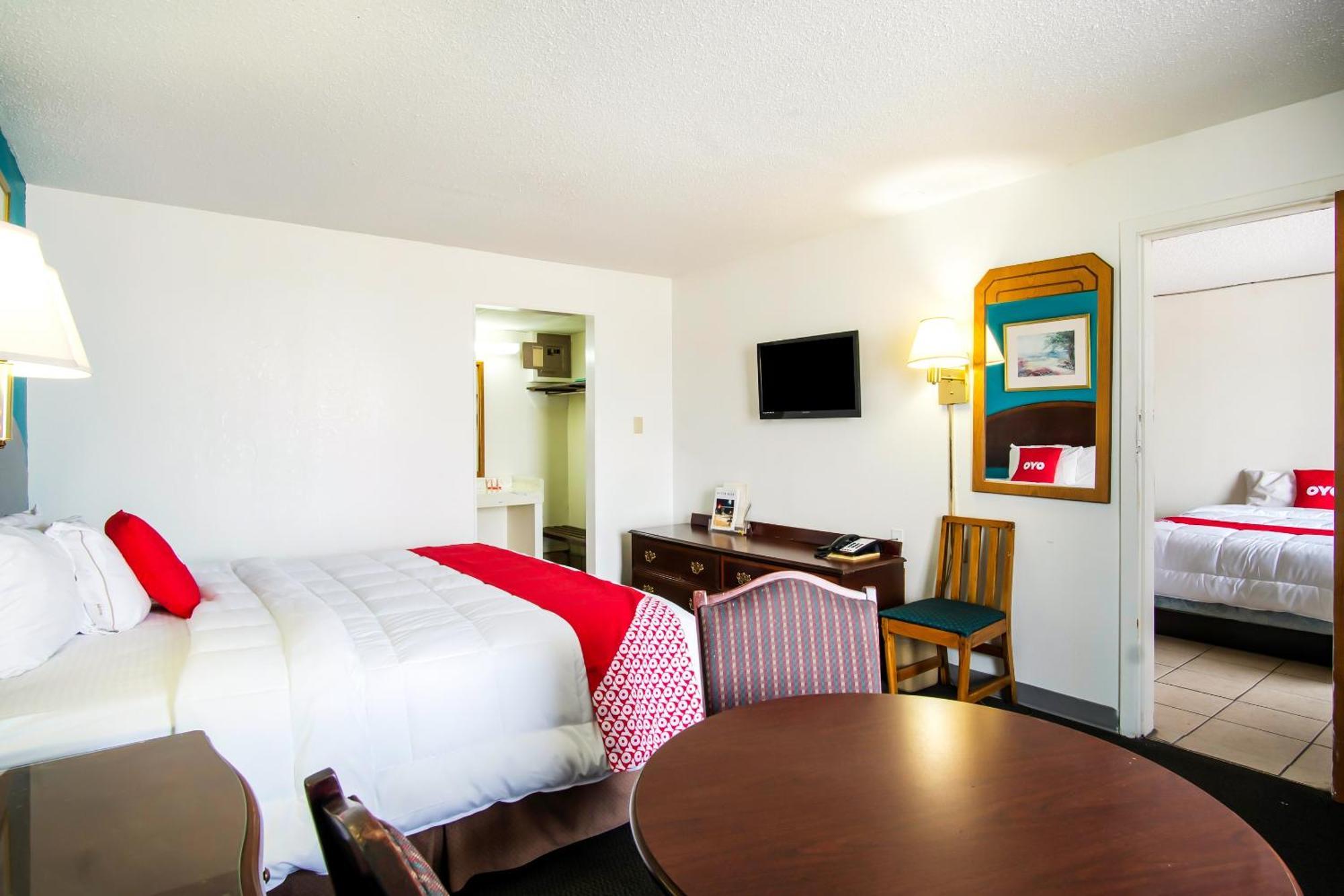 Oyo Hotel Hutchinson West 4Th Ave Εξωτερικό φωτογραφία