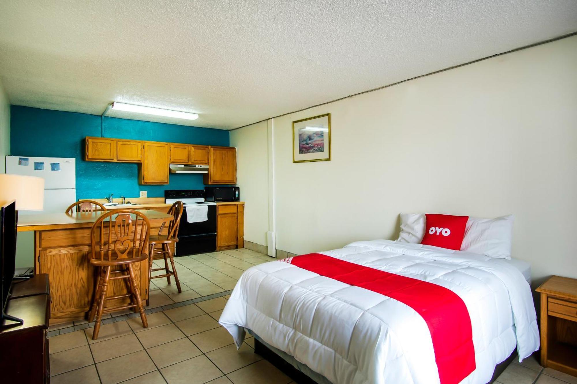 Oyo Hotel Hutchinson West 4Th Ave Εξωτερικό φωτογραφία