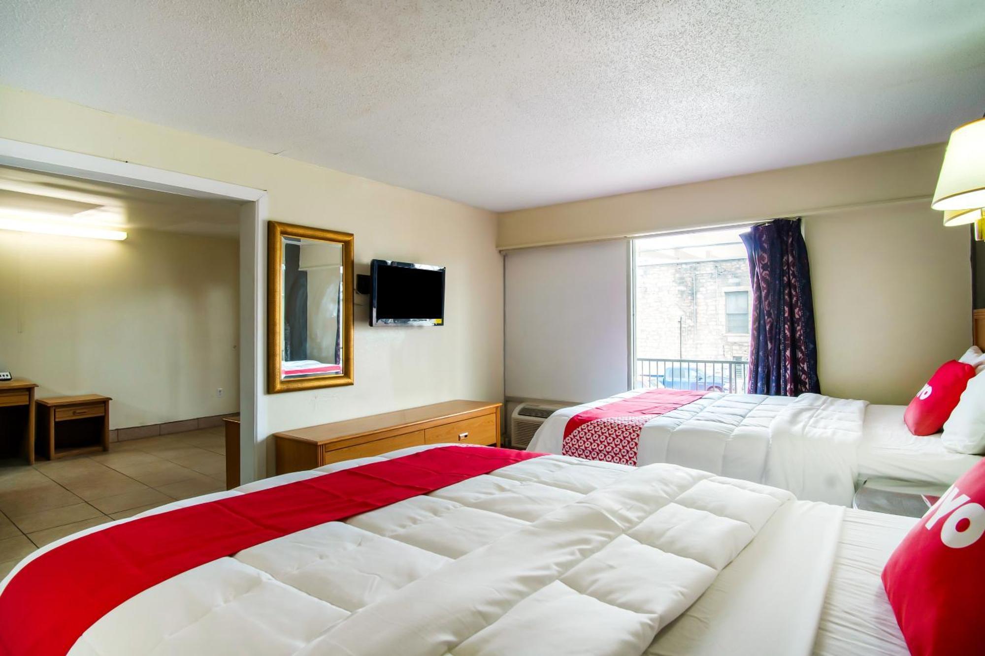 Oyo Hotel Hutchinson West 4Th Ave Εξωτερικό φωτογραφία