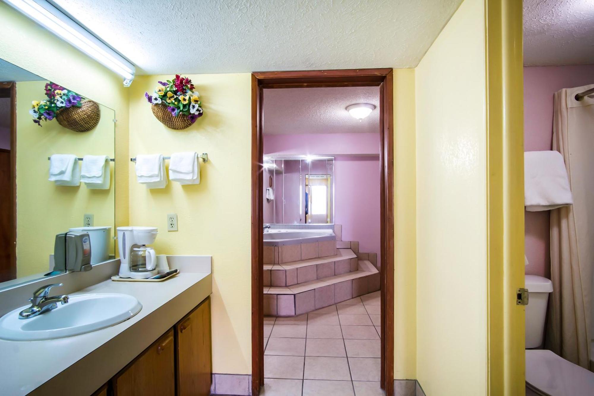 Oyo Hotel Hutchinson West 4Th Ave Εξωτερικό φωτογραφία