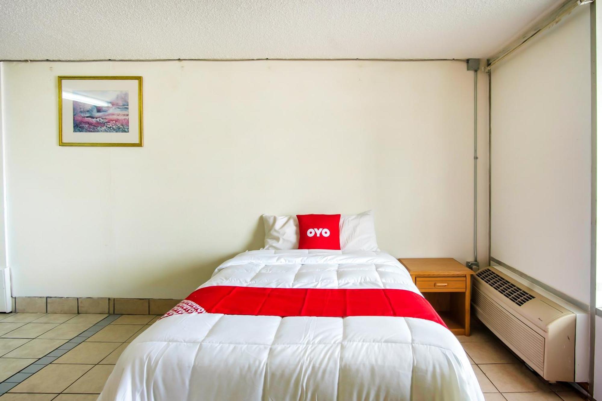 Oyo Hotel Hutchinson West 4Th Ave Εξωτερικό φωτογραφία
