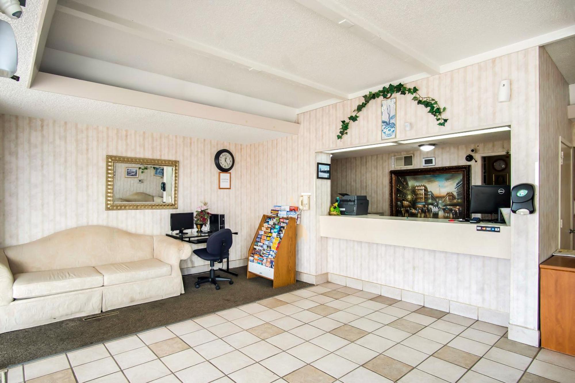 Oyo Hotel Hutchinson West 4Th Ave Εξωτερικό φωτογραφία