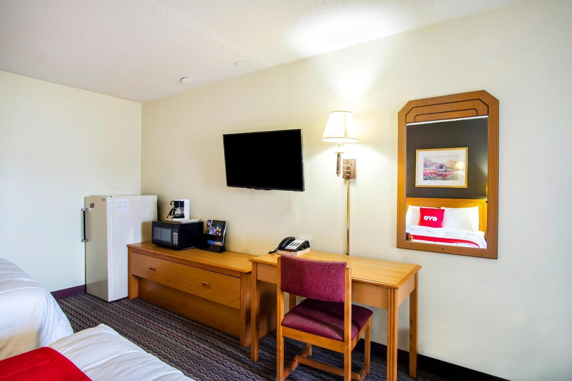 Oyo Hotel Hutchinson West 4Th Ave Εξωτερικό φωτογραφία