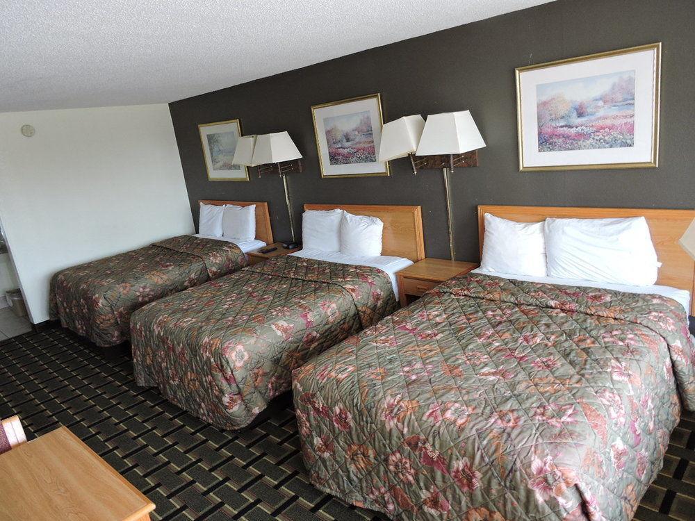 Oyo Hotel Hutchinson West 4Th Ave Εξωτερικό φωτογραφία