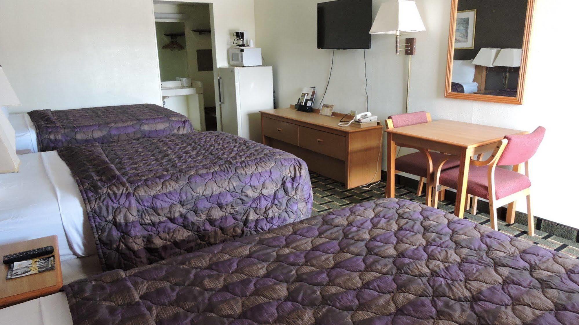 Oyo Hotel Hutchinson West 4Th Ave Εξωτερικό φωτογραφία